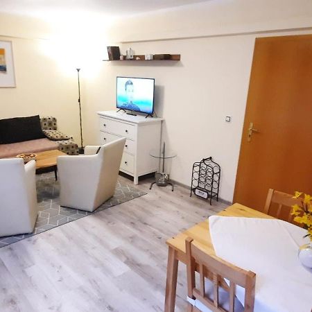 קרלובי וארי Pool Apartments מראה חיצוני תמונה
