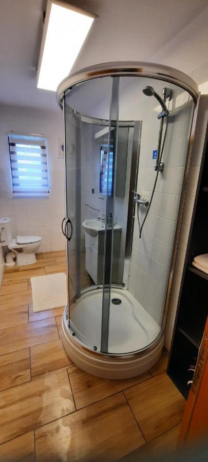 קרלובי וארי Pool Apartments מראה חיצוני תמונה