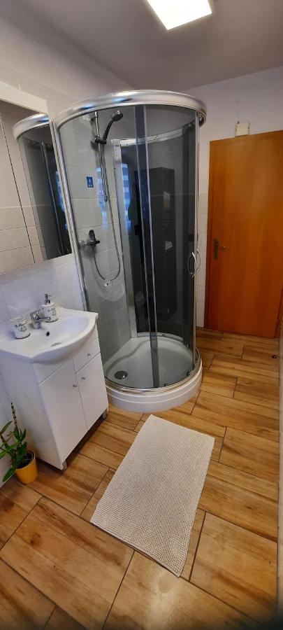 קרלובי וארי Pool Apartments מראה חיצוני תמונה