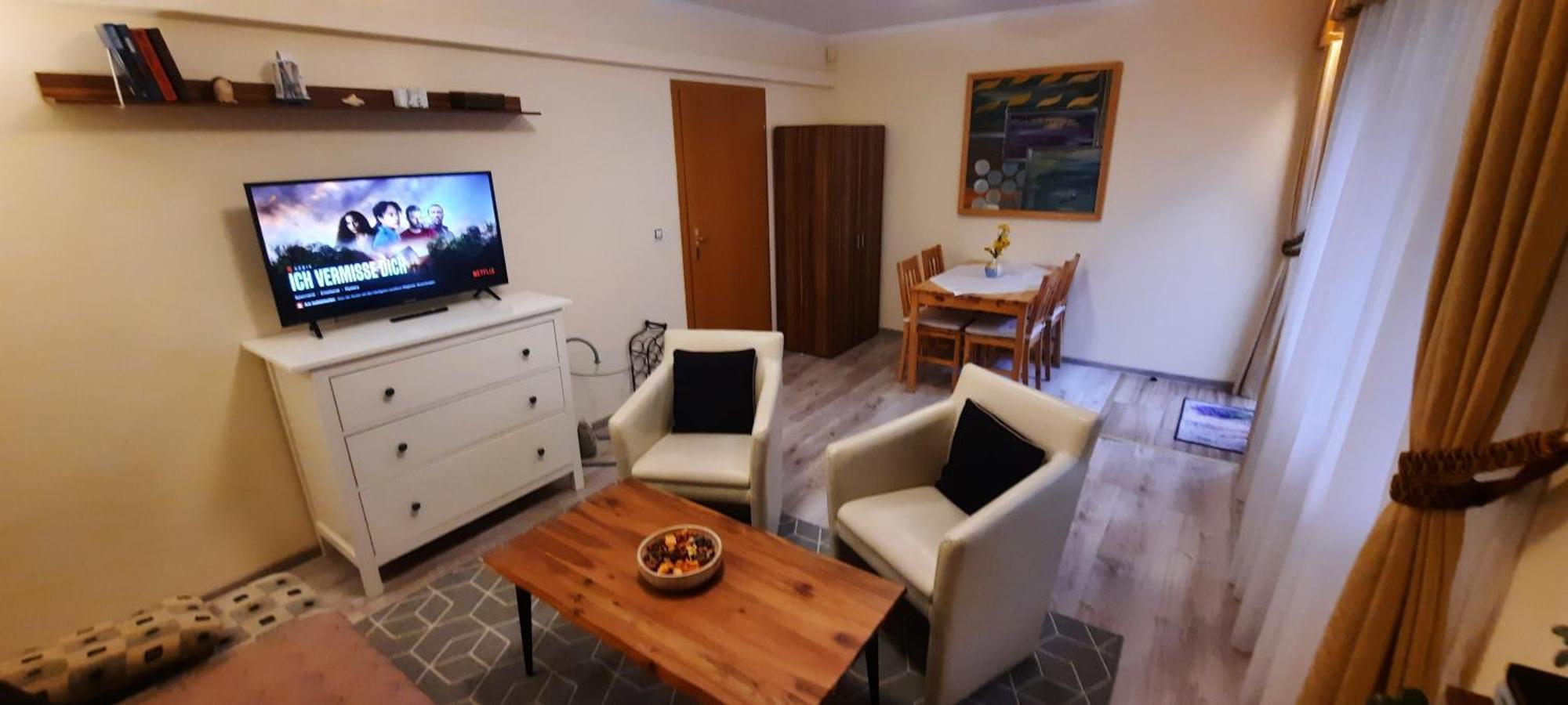 קרלובי וארי Pool Apartments מראה חיצוני תמונה