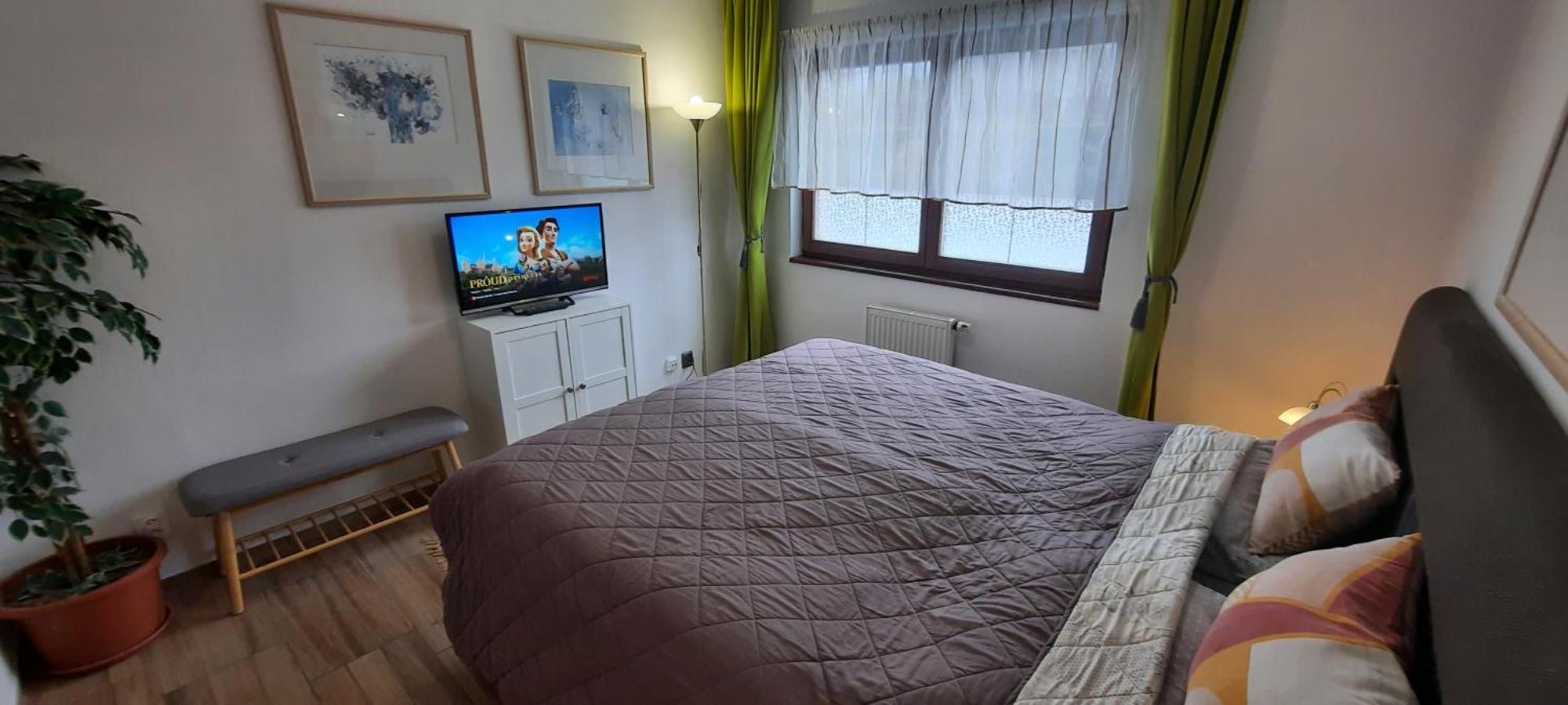 קרלובי וארי Pool Apartments מראה חיצוני תמונה